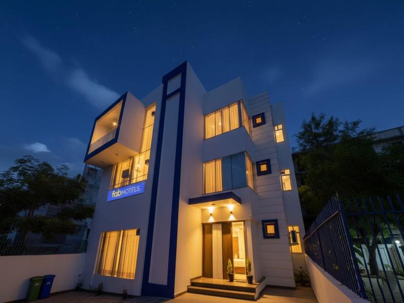 Fabhotel Oyster Villa image