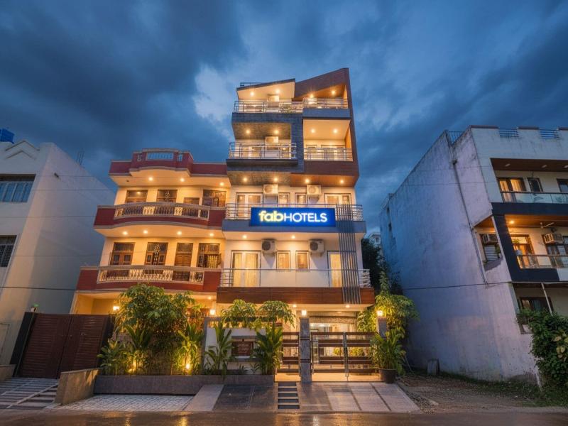 Fabhotel Star Corporate Suite image