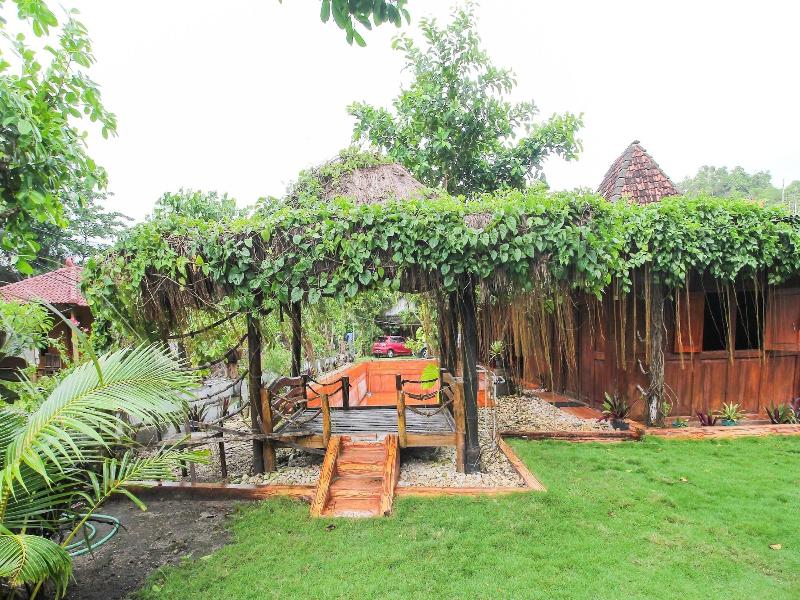 Oyo 92083 Lailik Gilang Guesthouse, Werinama