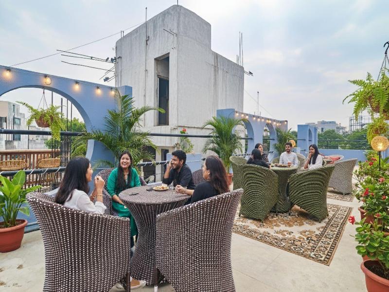 Fabhotel Fortune Grand — view