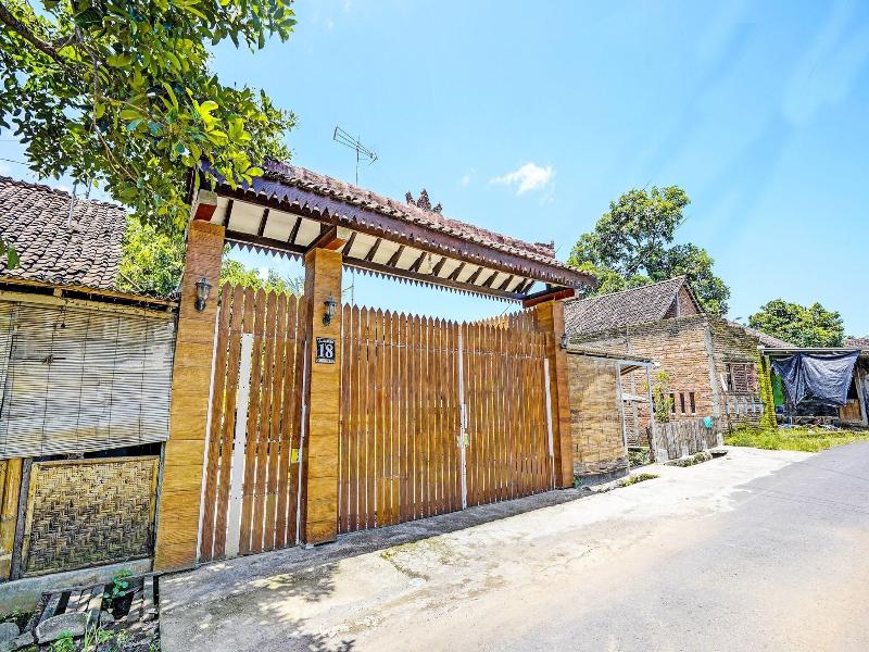 Oyo 92367 Garuda Homestay Syariah image