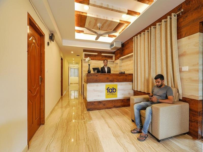 Fabhotel Shakthi Suites image