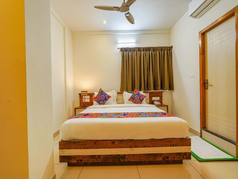 Fabhotel Shakthi Suites image