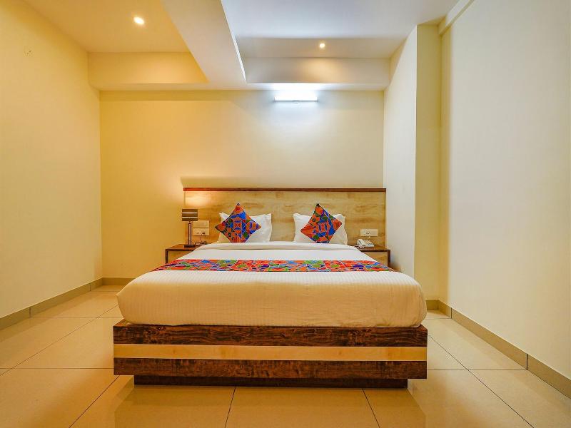 Fabhotel Shakthi Suites image