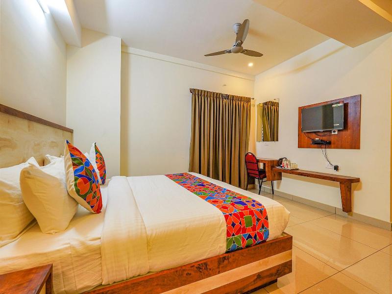 Fabhotel Shakthi Suites image