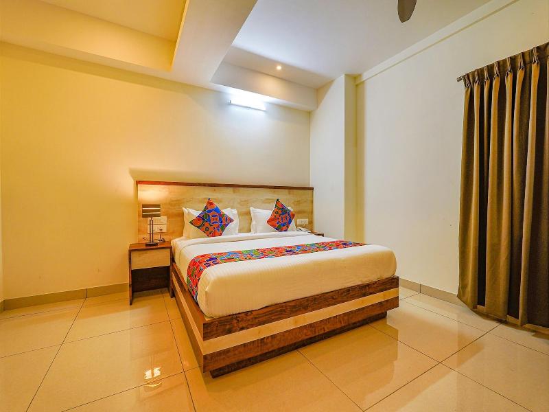 Fabhotel Shakthi Suites image