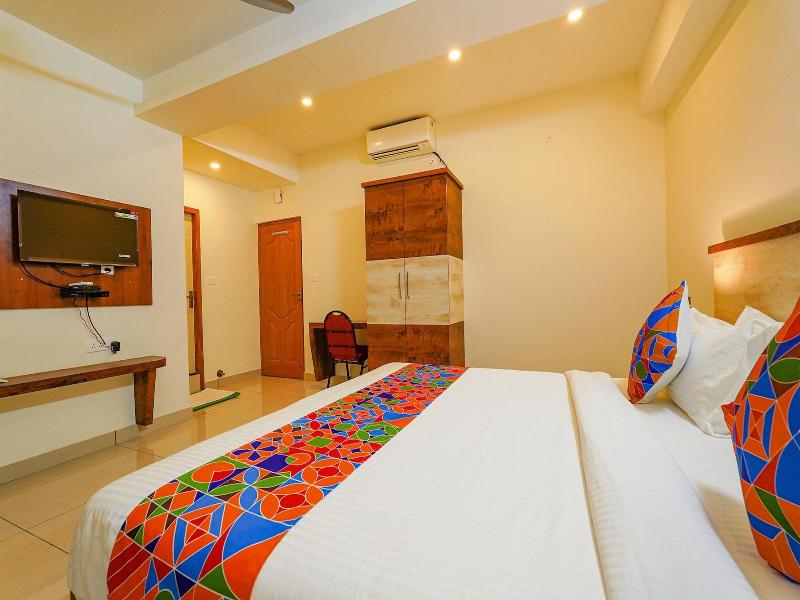 Fabhotel Shakthi Suites image