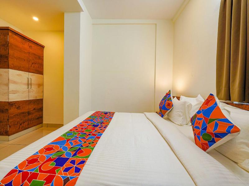 Fabhotel Shakthi Suites image