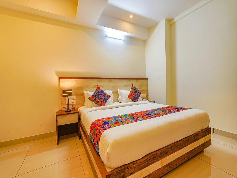 Fabhotel Shakthi Suites image