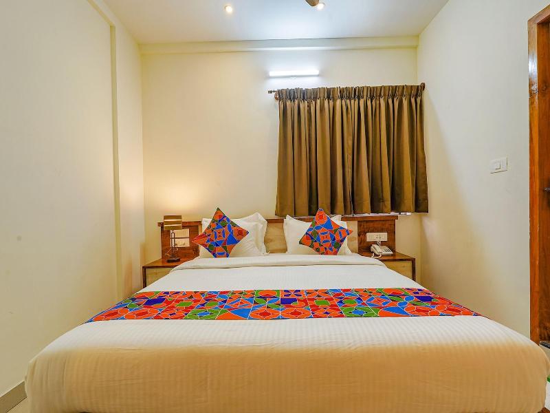 Fabhotel Shakthi Suites image