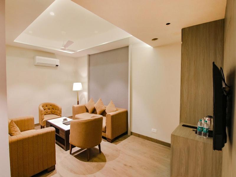 Fabhotel Prime K9 Grand image