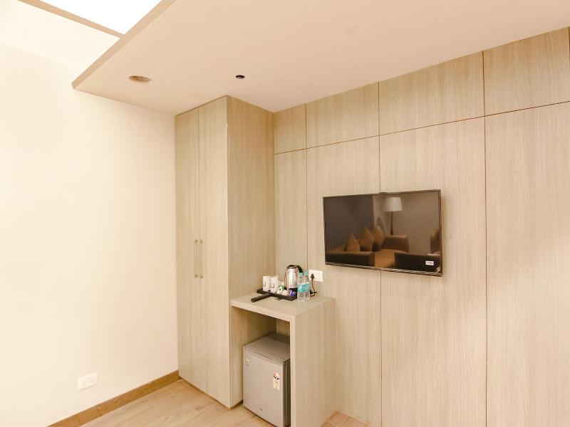 Fabhotel Prime K9 Grand image