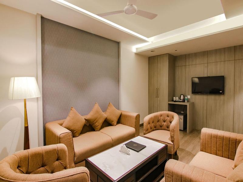 Fabhotel Prime K9 Grand image