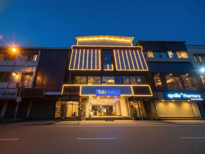 Fabhotel Spiro Grand image
