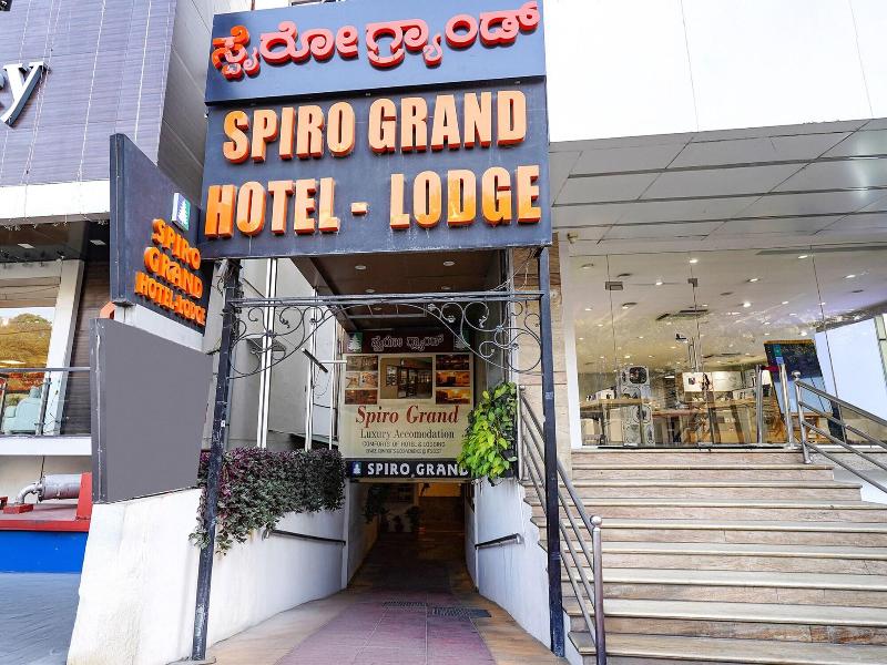 Fabhotel Spiro Grand image