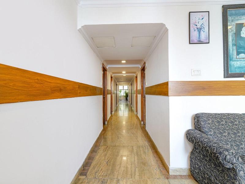 Fabhotel Spiro Grand image