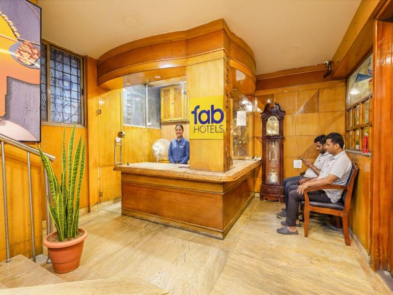 Fabhotel Spiro Grand image