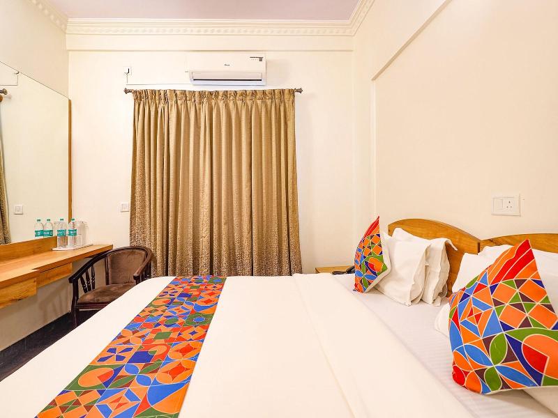 Fabhotel Spiro Grand image