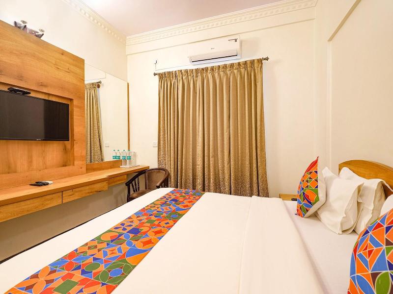 Fabhotel Spiro Grand image