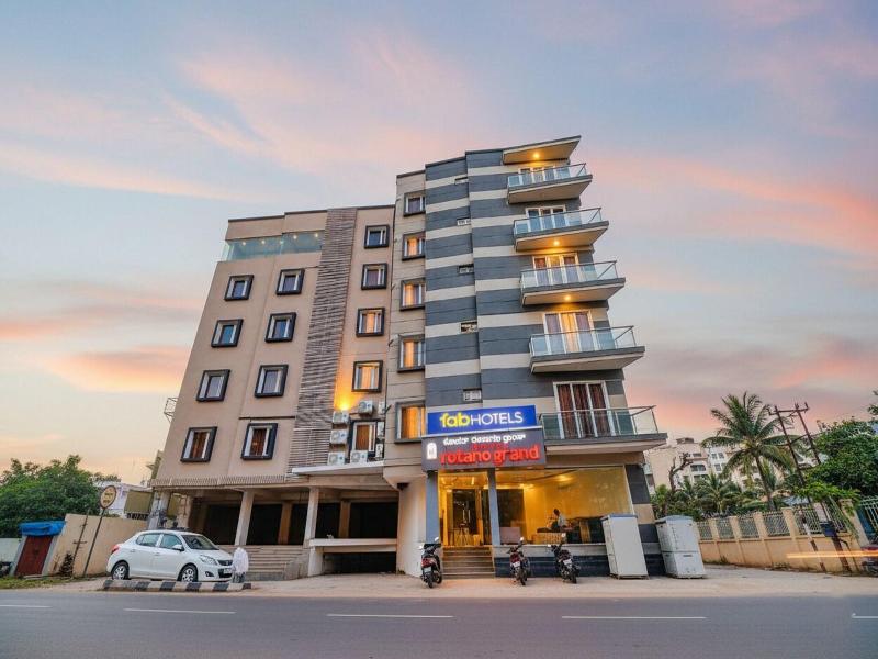Fabhotel Rotano Grand Marathahalli image