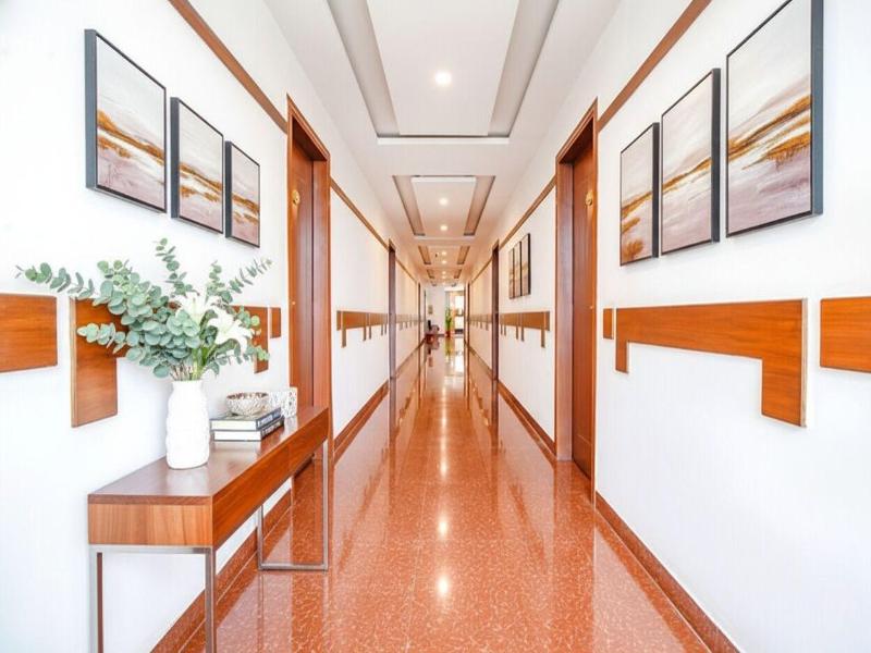 Fabhotel Emirates Suites image