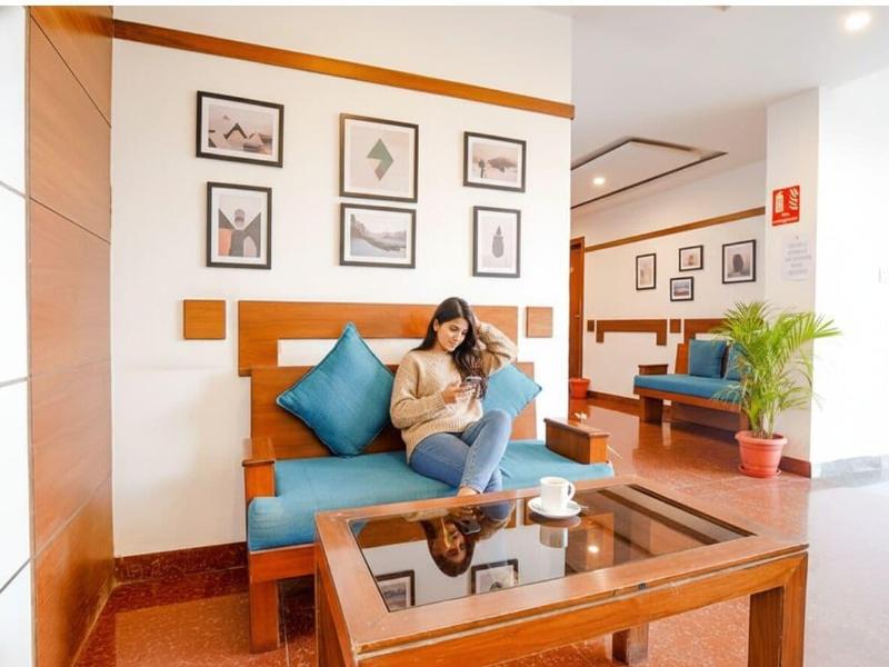 Fabhotel Emirates Suites image