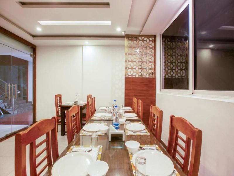Fabhotel Emirates Suites image