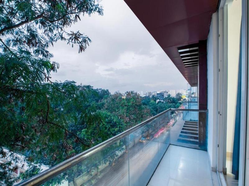 Fabhotel Emirates Suites image