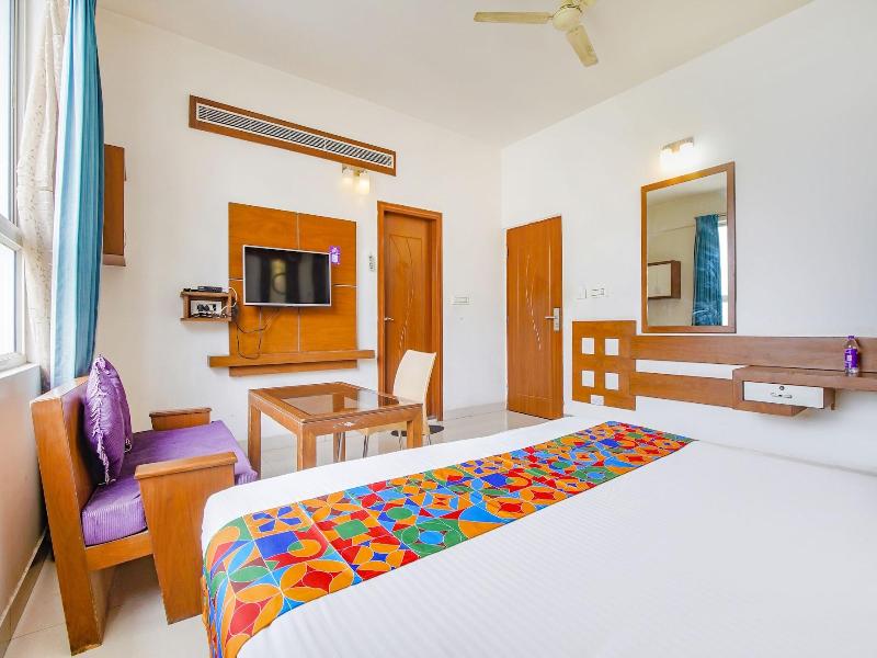 Fabhotel Emirates Suites image