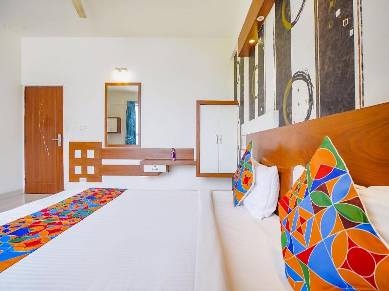 Fabhotel Emirates Suites image