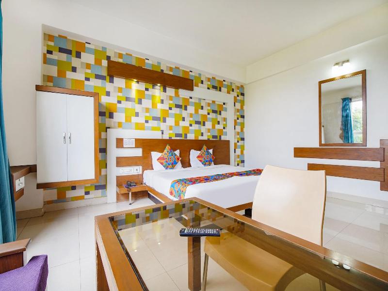 Fabhotel Emirates Suites image