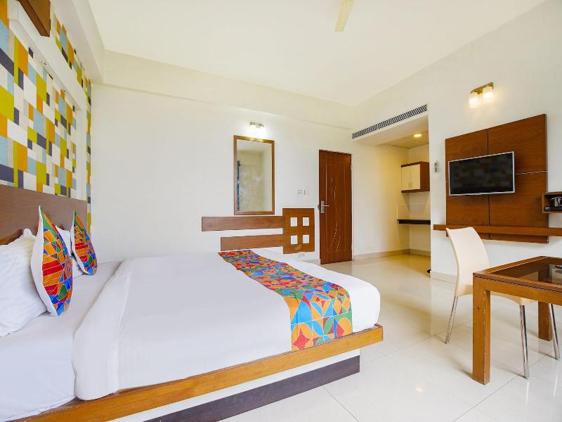 Fabhotel Emirates Suites image