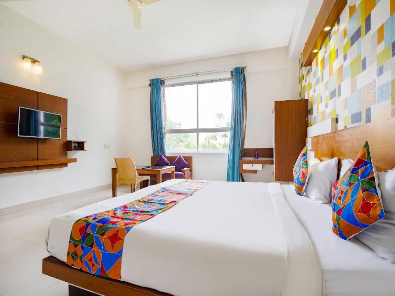 Fabhotel Emirates Suites image