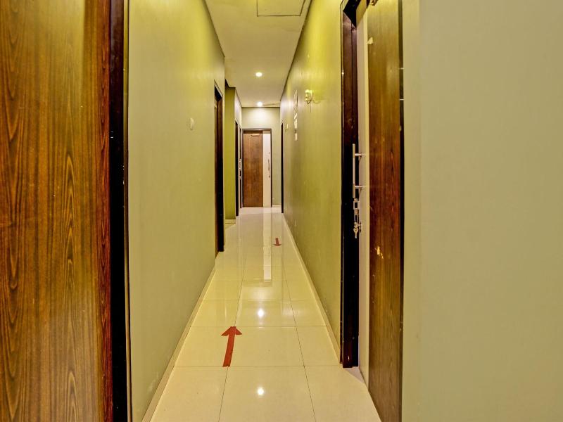 Super Oyo Capital O 92633 Spring Hotel Gubeng image