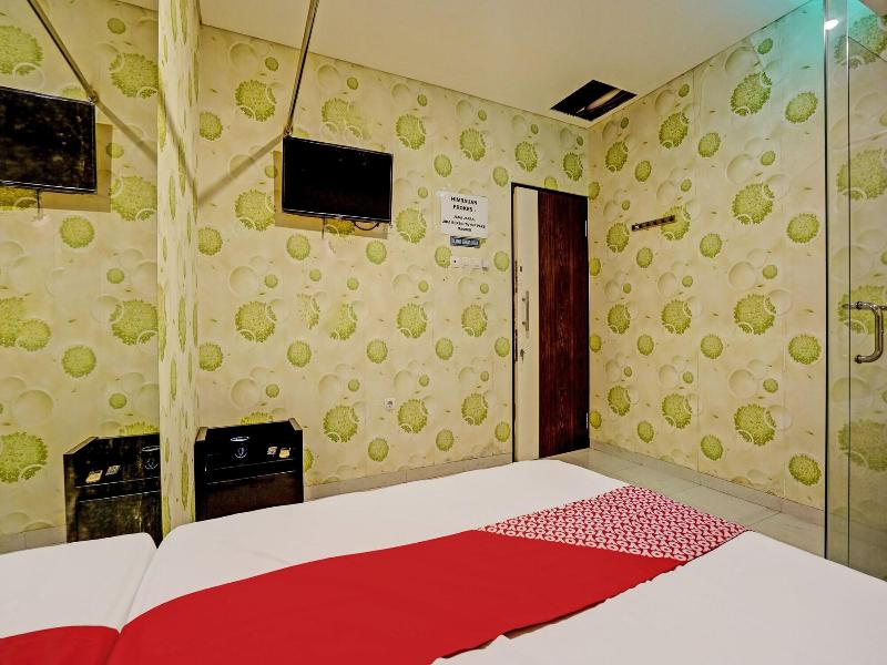 Super Oyo Capital O 92633 Spring Hotel Gubeng image