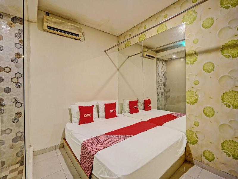 Super Oyo Capital O 92633 Spring Hotel Gubeng image