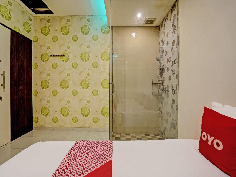 Super Oyo Capital O 92633 Spring Hotel Gubeng image