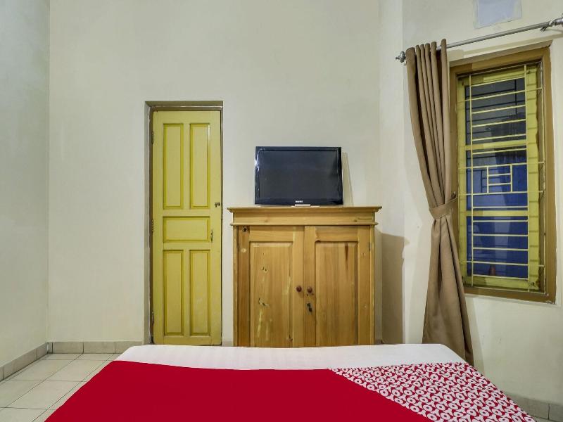 Super Oyo Capital O 92633 Spring Hotel Gubeng image