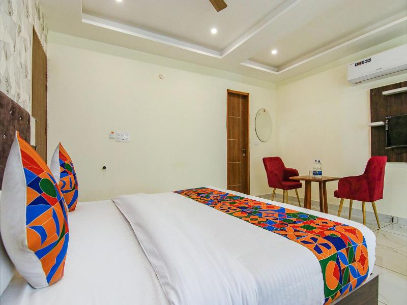 Fabhotel Meridian Inn image