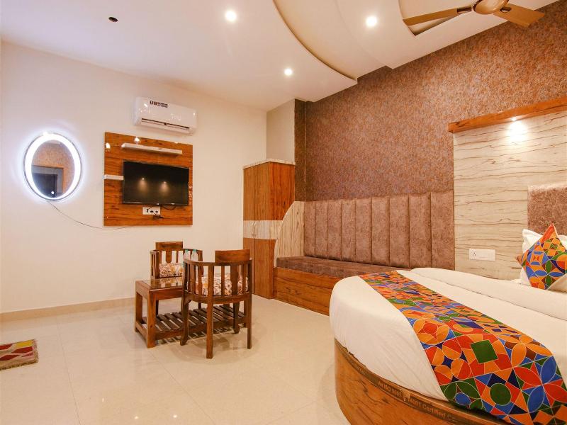 Fabhotel Meridian Inn image