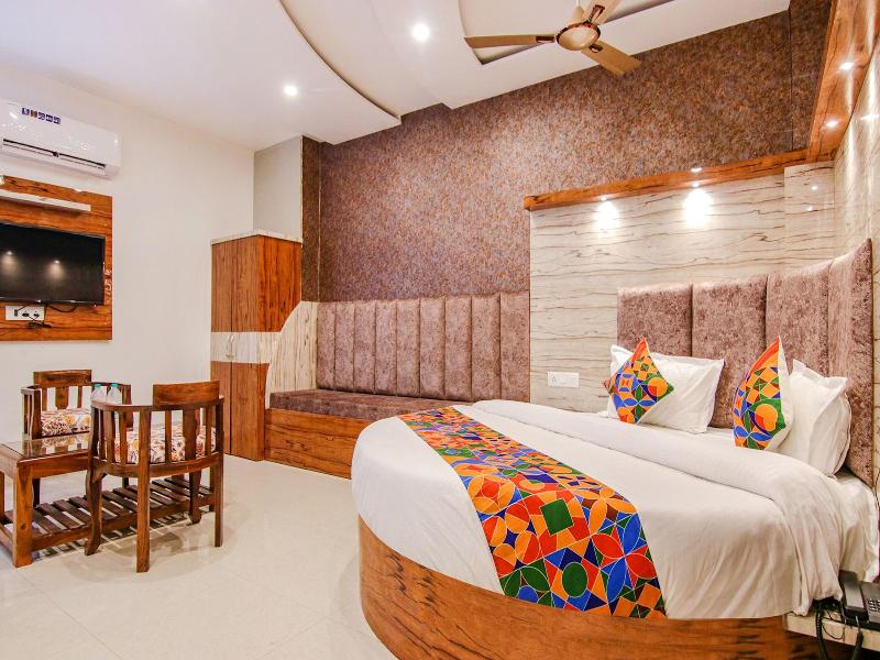 Fabhotel Meridian Inn image