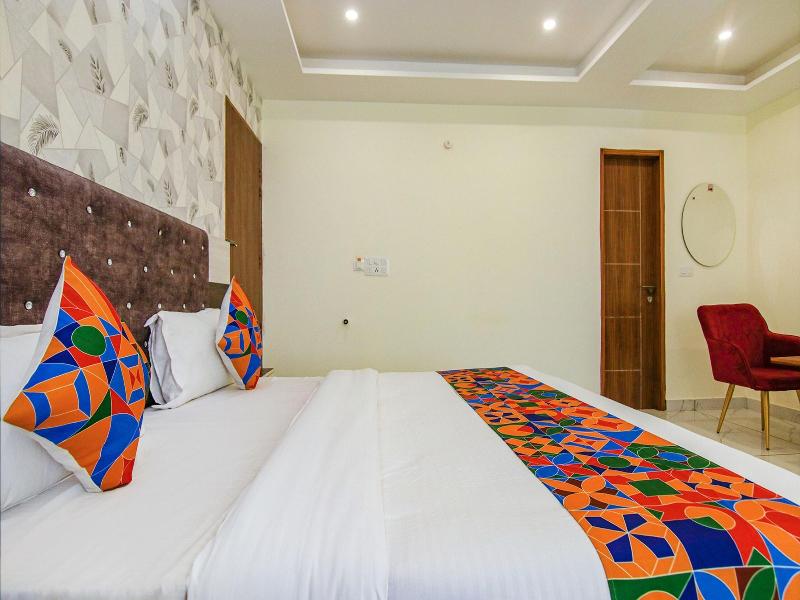 Fabhotel Meridian Inn image