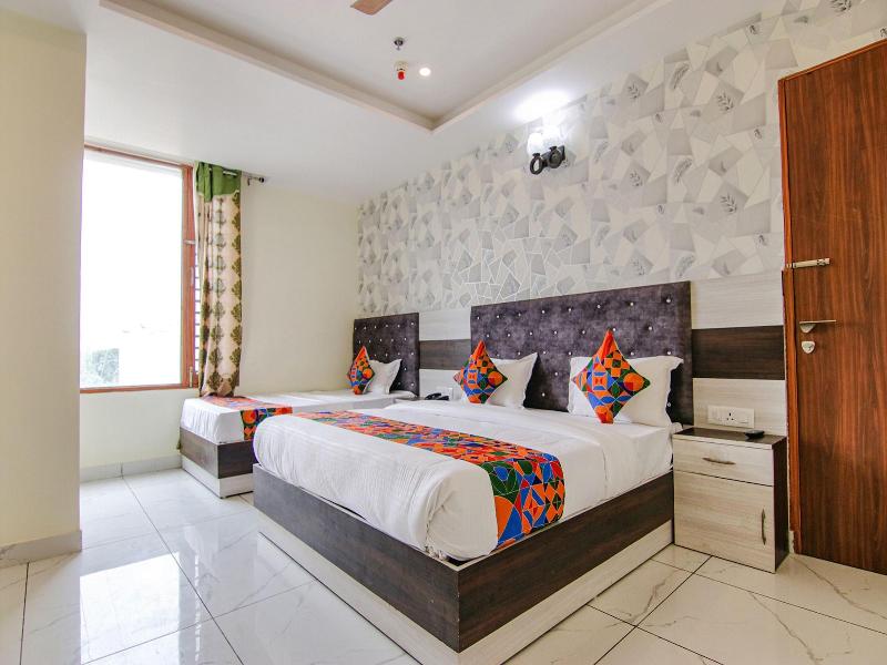 Fabhotel Meridian Inn image
