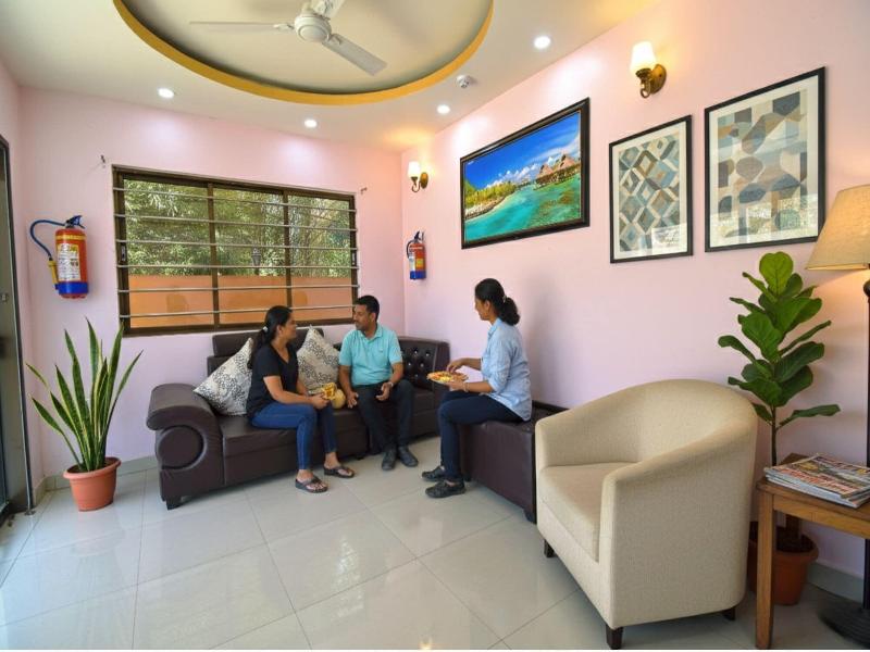 Fabhotel Knight Airways image