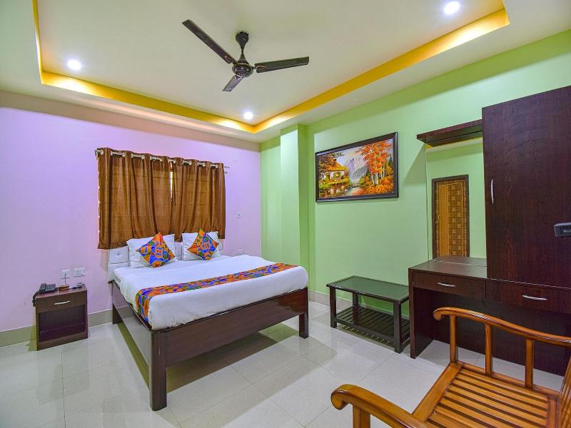 Fabhotel Knight Airways image