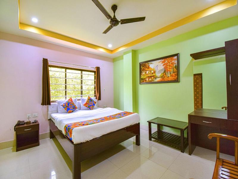 Fabhotel Knight Airways image
