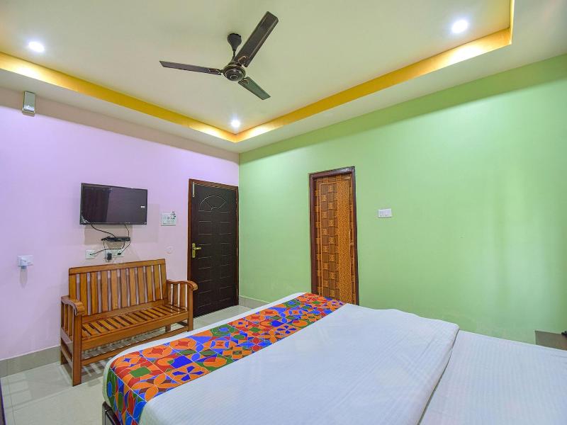 Fabhotel Knight Airways image