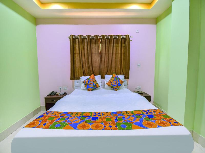 Fabhotel Knight Airways image