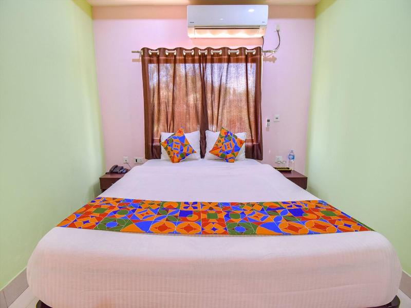 Fabhotel Knight Airways image