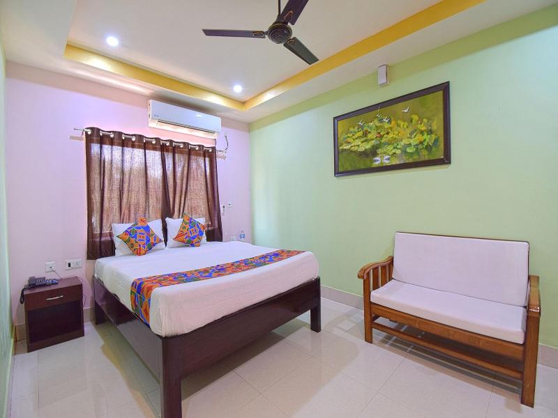 Fabhotel Knight Airways image